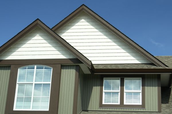 Cost of Vertical Vinyl Siding Repair in Pearland